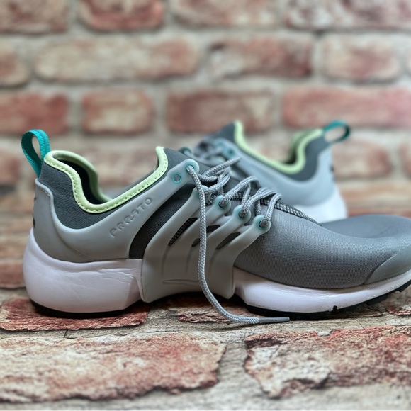 Nike womens shoes - Picture 5 of 10